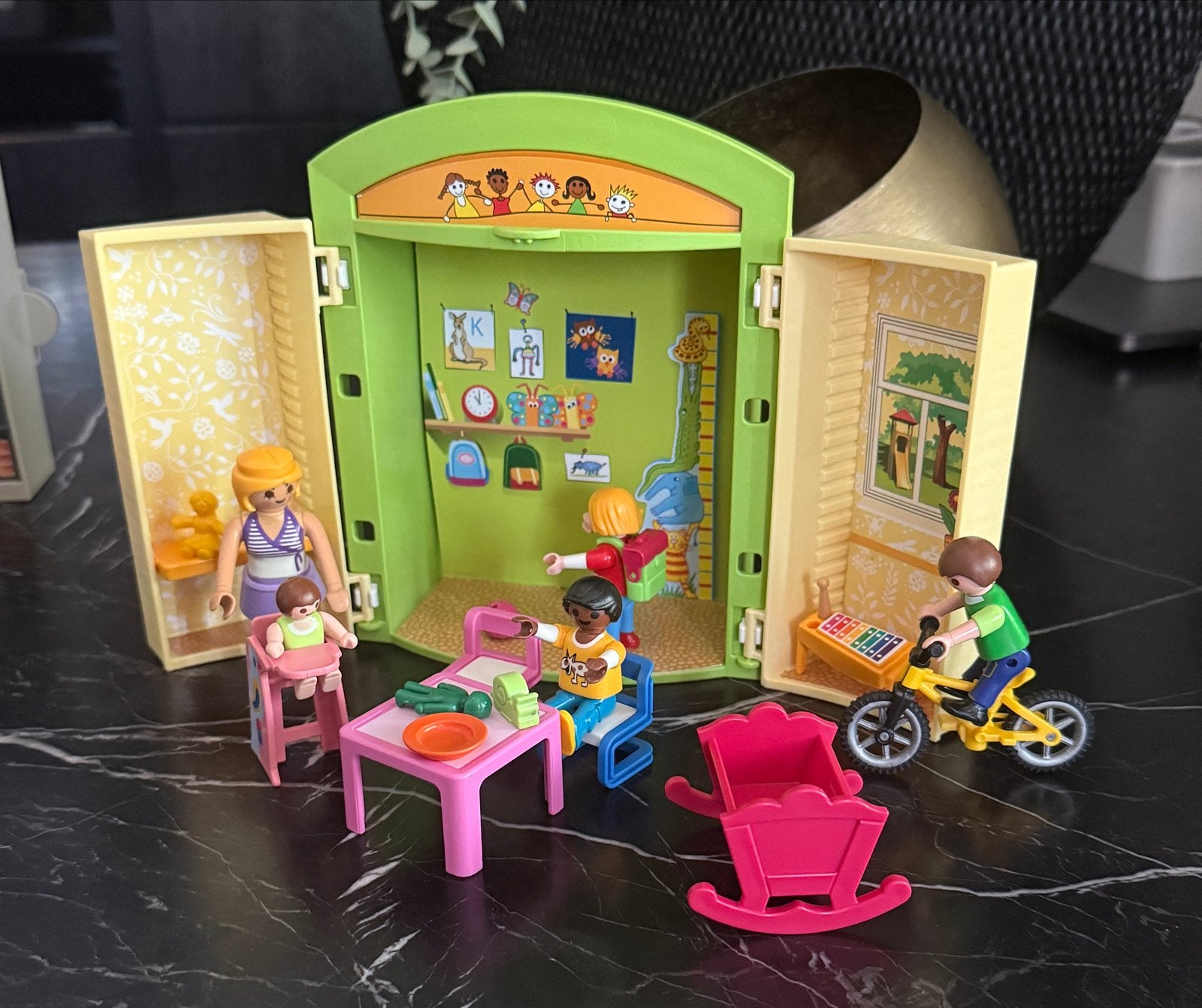 Playmobil Speelhuisje/Kinderdagverblijf met accessoires, Ophalen of Verzenden, Gebruikt, Jongen of Meisje