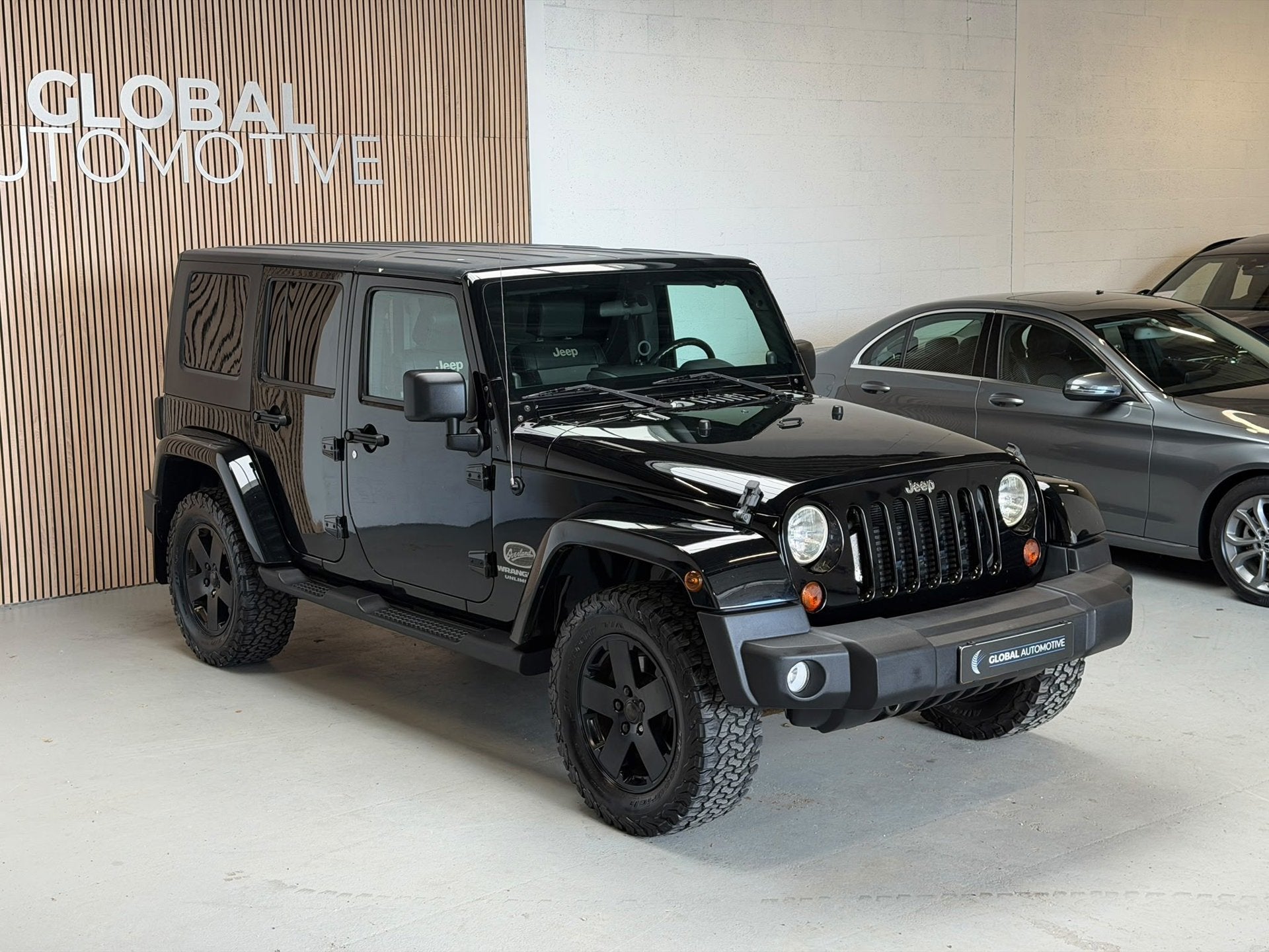 Jeep JEEP WRANGLER UNLIMITED - GRIJS KENTEKEN - TREKHAAK - A, Lederen bekleding, Gebruikt, 4 cilinders, Zwart