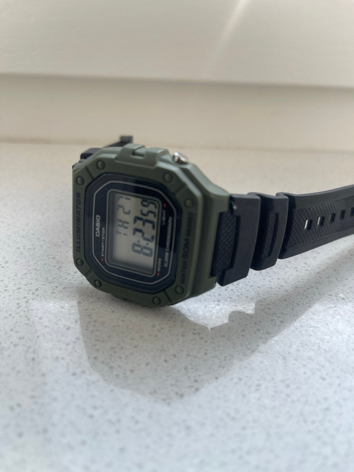 Casio W-218H Horloge - Gebruikt maar in goede staat, Sieraden, Tassen en Uiterlijk, Horloges | Heren, Casio, Kunststof, Gebruikt