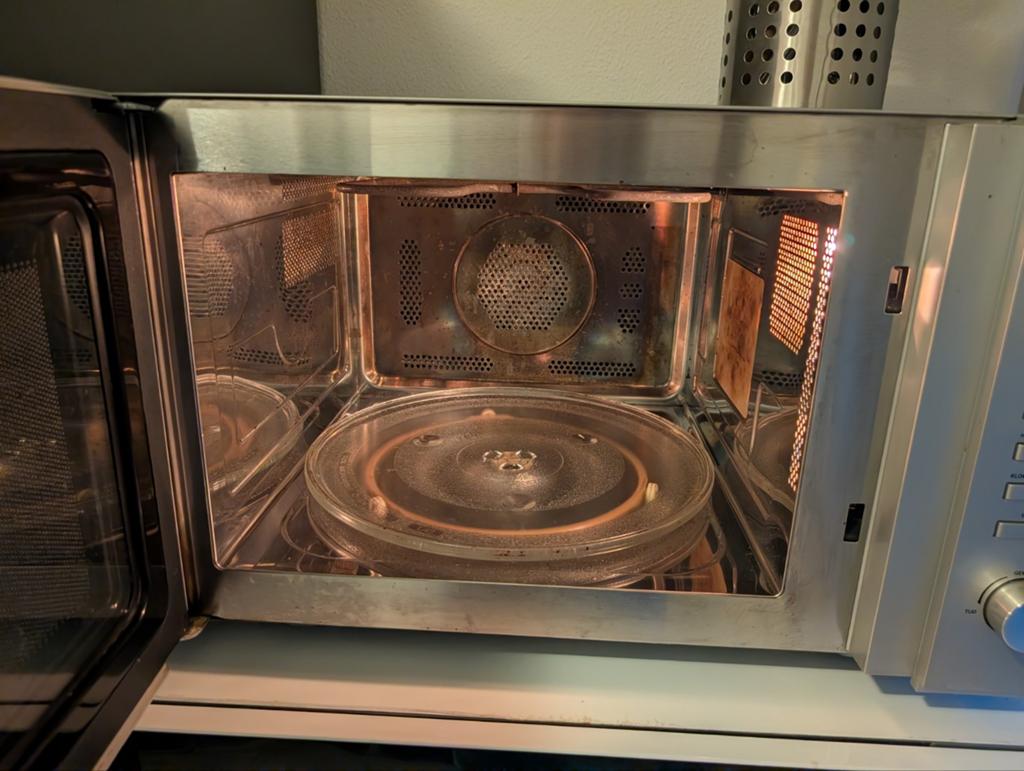Inventum Combimagnetron met Grillfunctie, Witgoed en Apparatuur, Magnetrons, Ophalen, Combimagnetron, Gebruikt, Draaiplateau