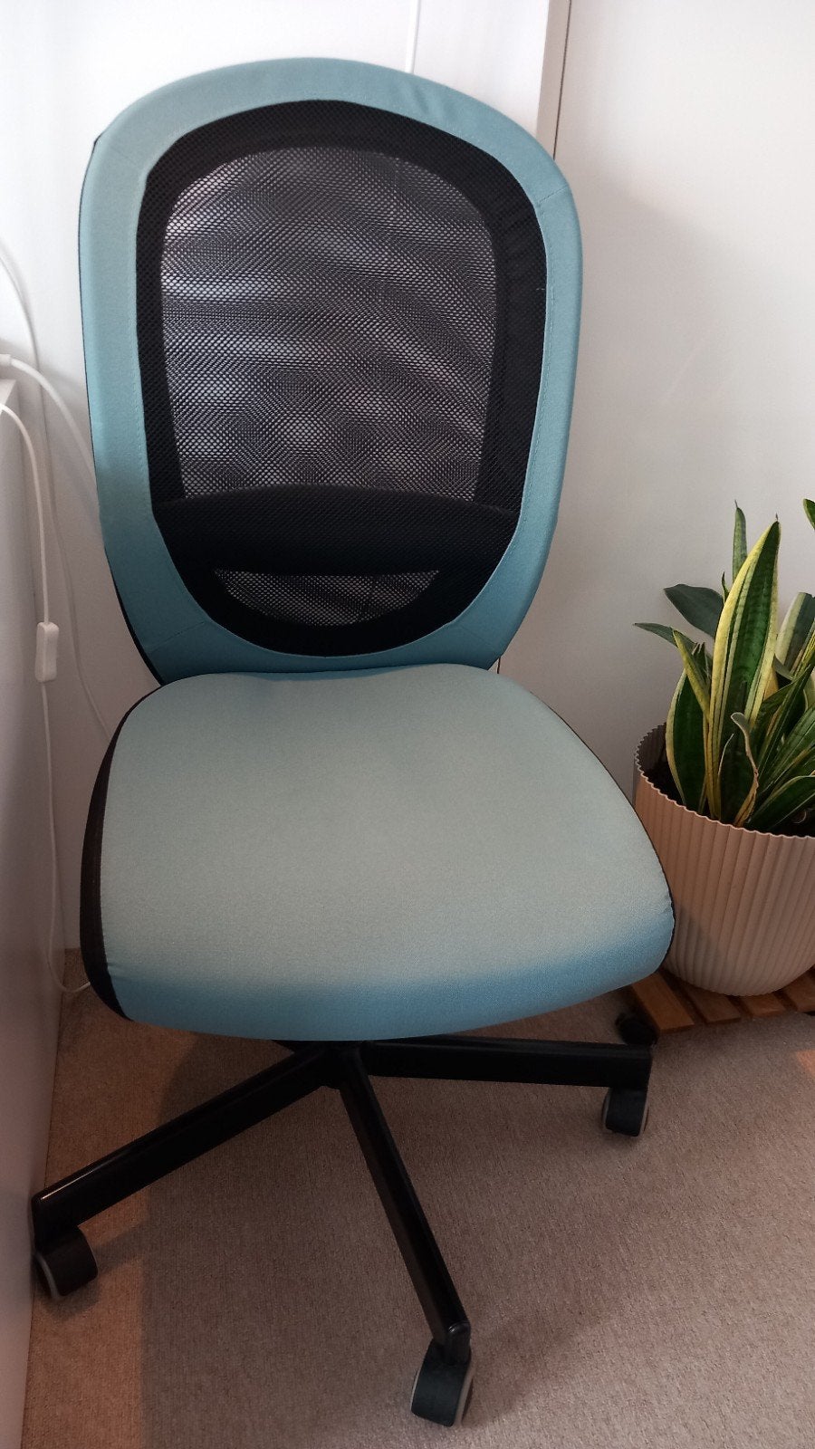 ikea Bureaustoel - Lichtblauw met Zwart Mesh, Huis en Inrichting, Ophalen, Gebruikt, Blauw, Bureaustoel