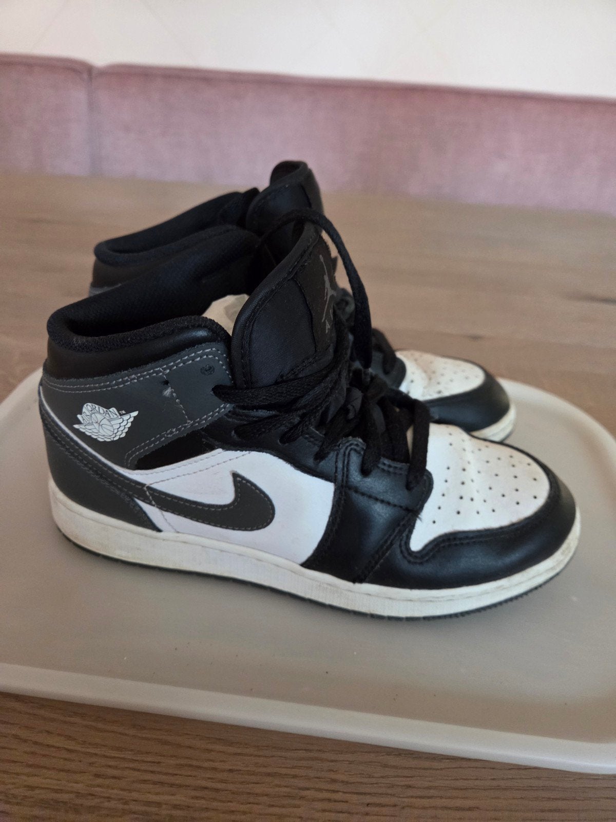 Jordan 1 Mid Black White (GS) - Maat 38.5, Kleding | Dames, Nike Air Jordan, Zwart, Ophalen of Verzenden, Sneakers of Gympen