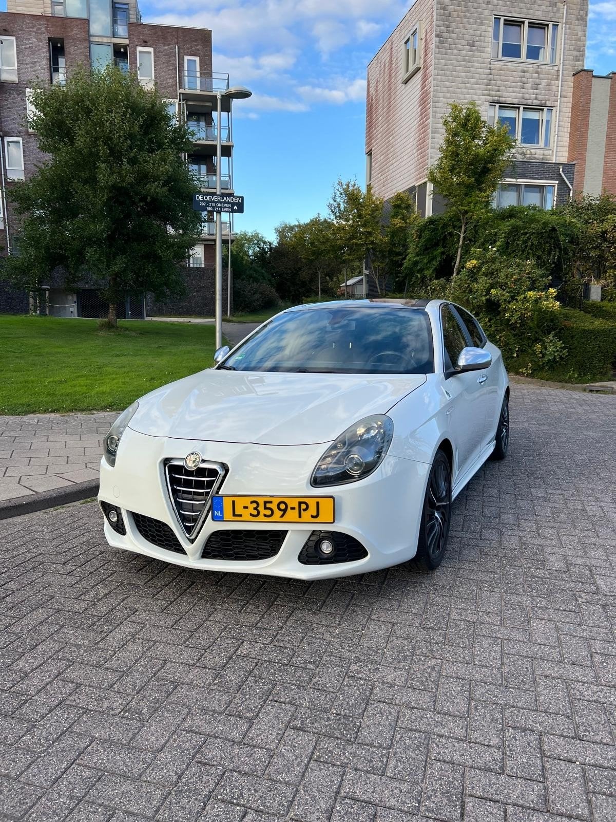 Alfa Romeo Giulietta 1.7 TBI 2010 Wit, Auto's, Voorwielaandrijving, 1295 kg, Wit, 11 km/l