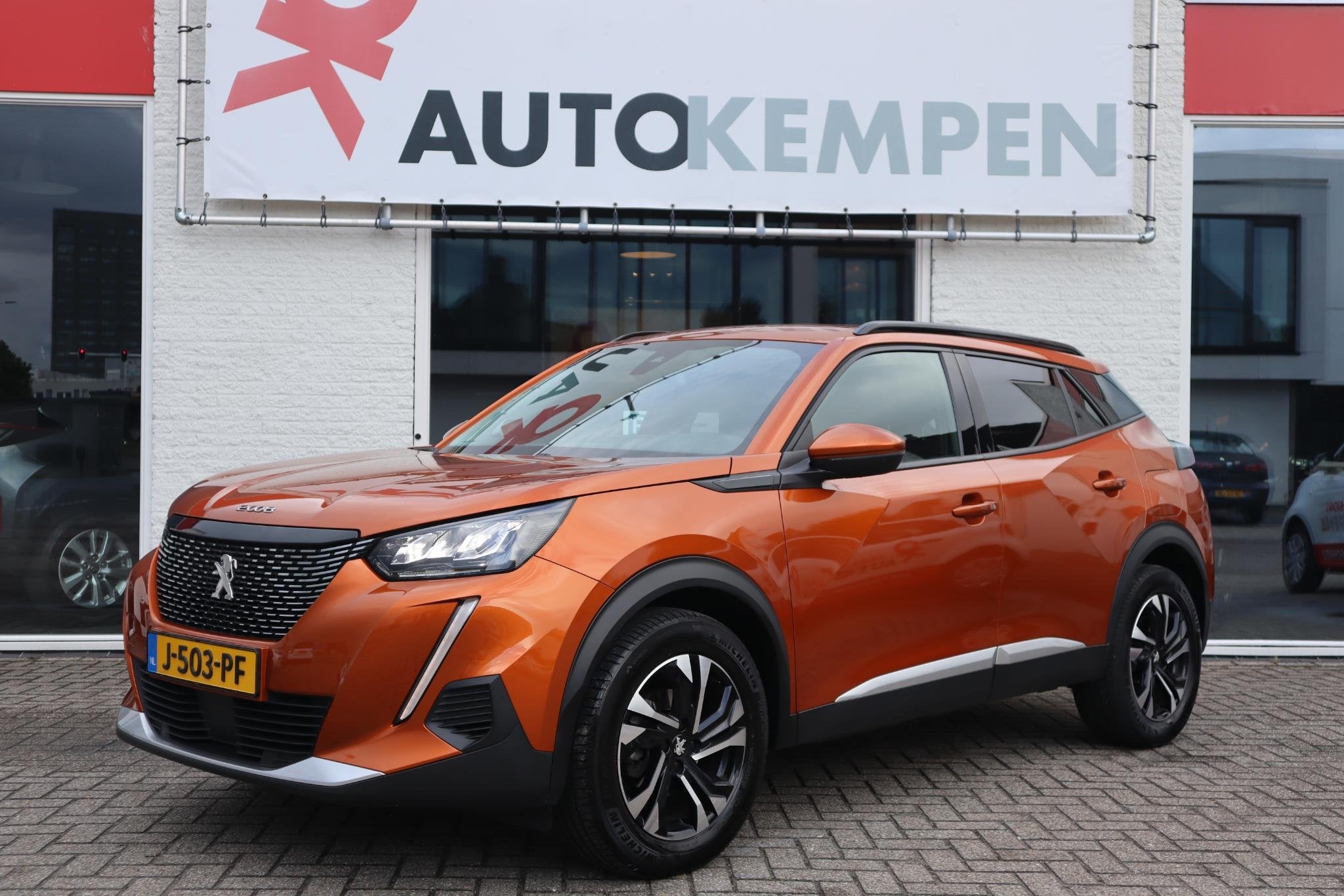 Peugeot 2008 1.2 PT6 ALLURE APPLE CARPLAY|CAMERA|TREKHAAK|DI, Gebruikt, Euro 6, Leder en Stof, SUV of Terreinwagen