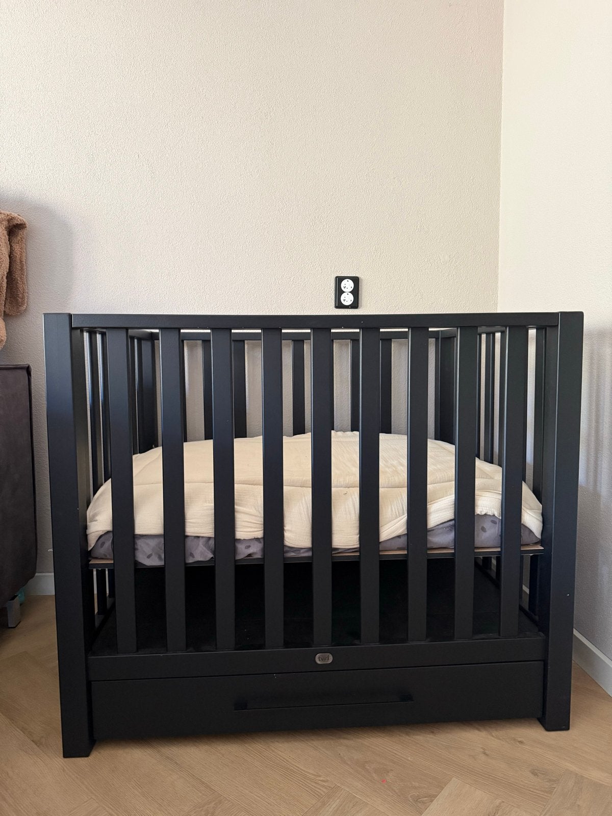 TWF box Luna met matras, hoeslaken en boxkleed, Ophalen, Gebruikt, Rechthoekig, In hoogte verstelbaar