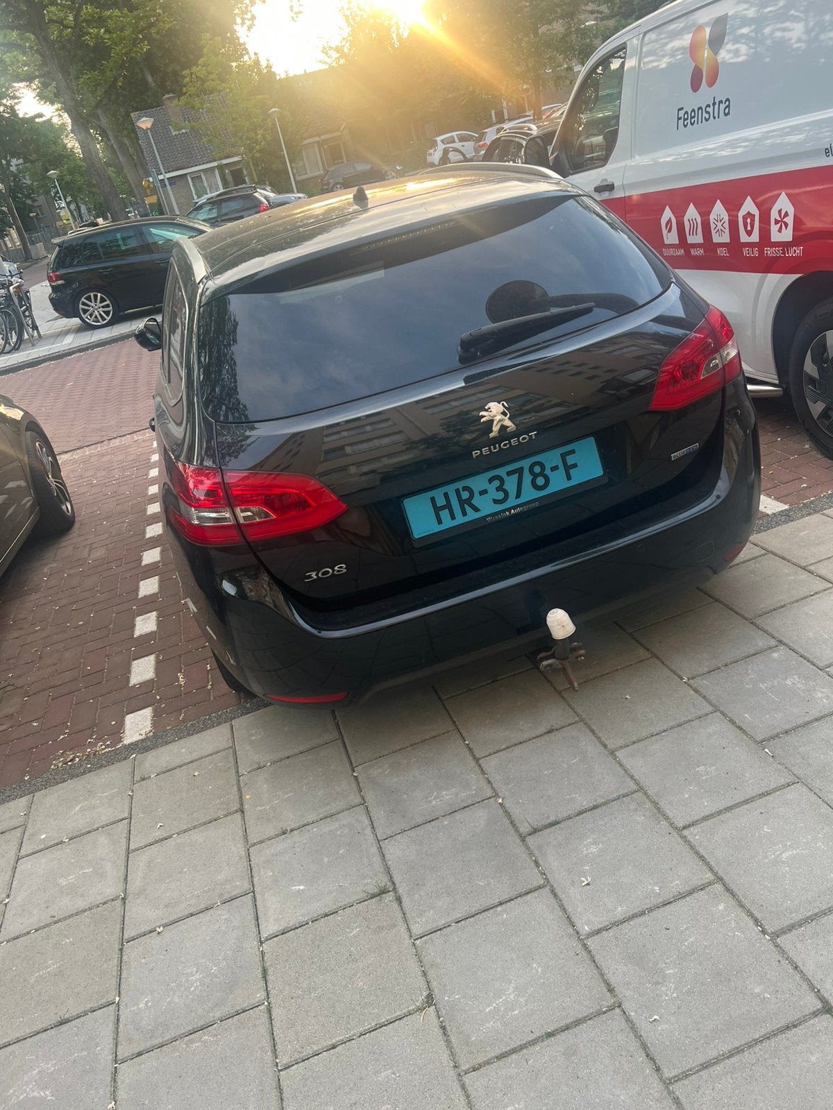 Peugeot 308 1.6 E-hdi 88 KW SW 2015 Zwart, Auto's, Peugeot, Voorwielaandrijving, 4 cilinders, Zwart, Origineel Nederlands
