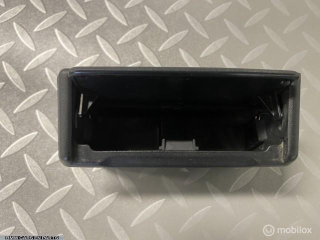 Asbak achter BMW 3-serie e30 diversen aanwezig achter, Auto-onderdelen, Interieur en Bekleding, Gebruikt, Partnerportal@bmw.de