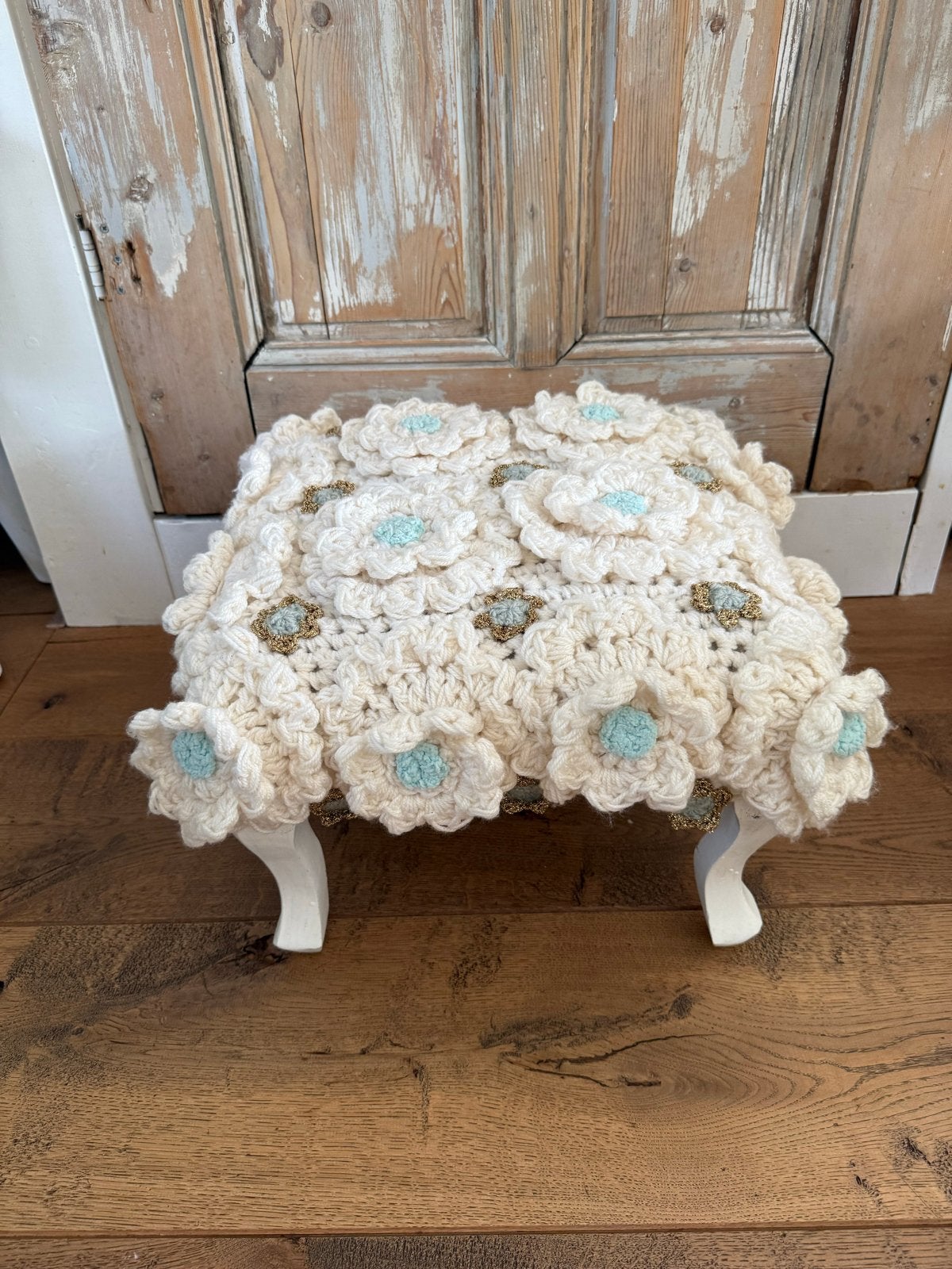 Gehaakte poef met bloemenpatroon 44cm-44cm-31cm, Ophalen of Verzenden
