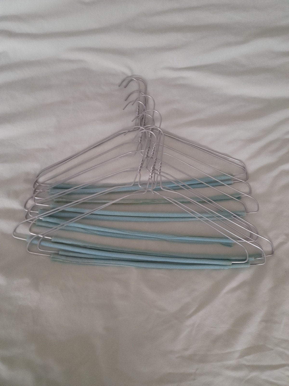 te koop 28 x metalen kledinghangers, of kerstkrans te maken, Ophalen, Zo goed als nieuw, Metaal, Volwassenen
