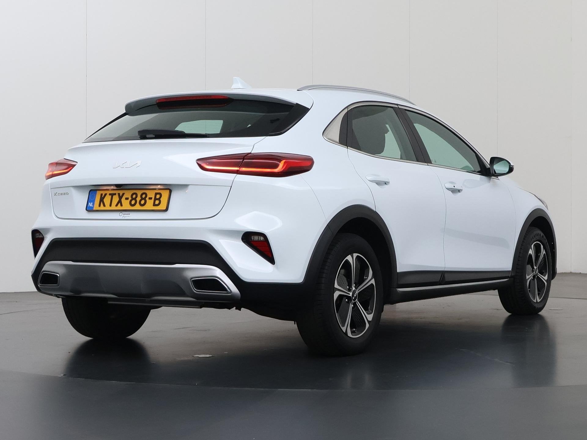 Kia XCeed 1.6 GDi PHEV DynamicLine | Stoel/Stuurverwarming |, Auto's, XCeed, Gebruikt, Leder en Stof, Wit
