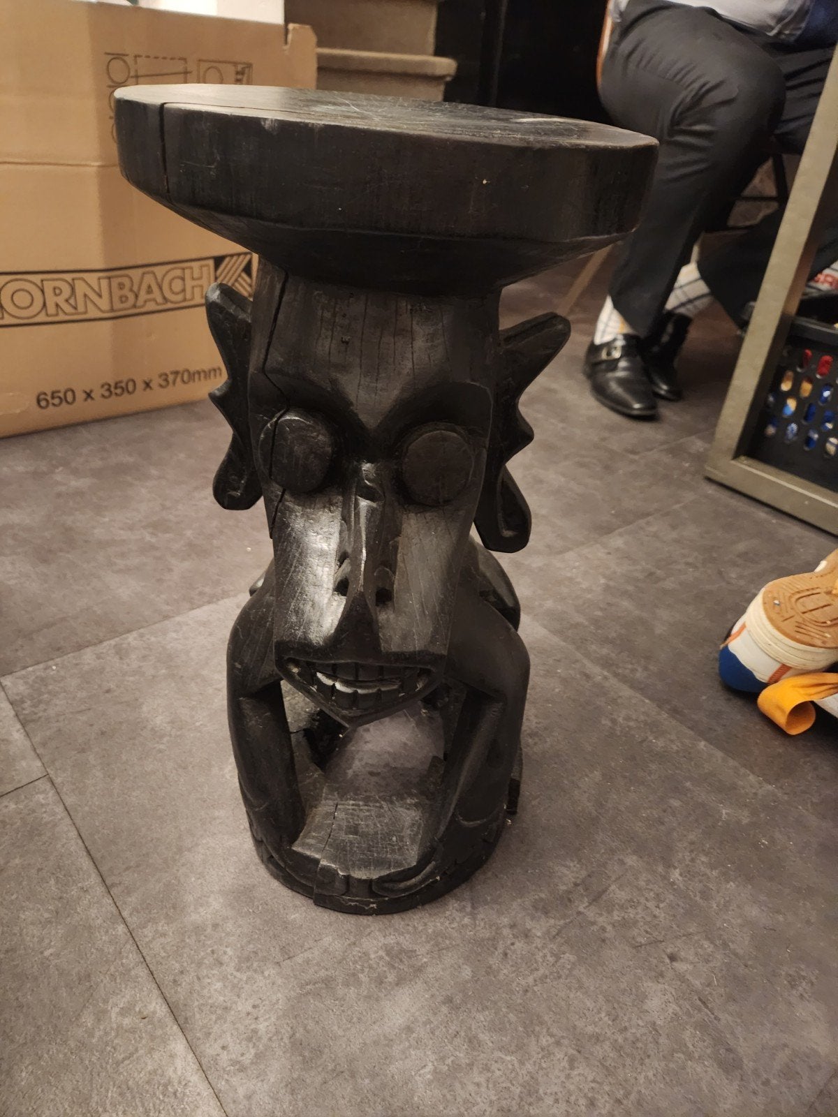 Unieke handgesneden Afrikaanse kruk/bijzettafel, Ophalen of Verzenden