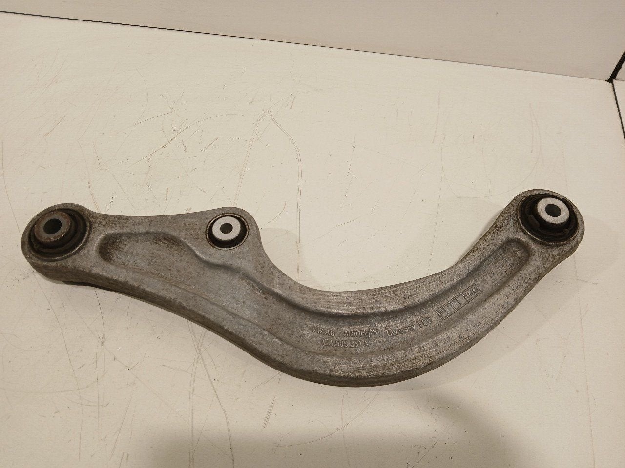 Draagarm links achter Volkswagen ID.3, Onderdelen@venauto.nl, Van der Ven Autorecycling B.V., Gebruikt, Ettenseweg 76, 4706 PB Roosendaal, The Netherlands