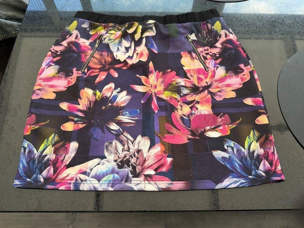 Meerkleurige rok maat XL, Kleding | Dames, Rokken, Meerkleurig, Maat 46/48 (XL) of groter, Ophalen of Verzenden, Zo goed als nieuw