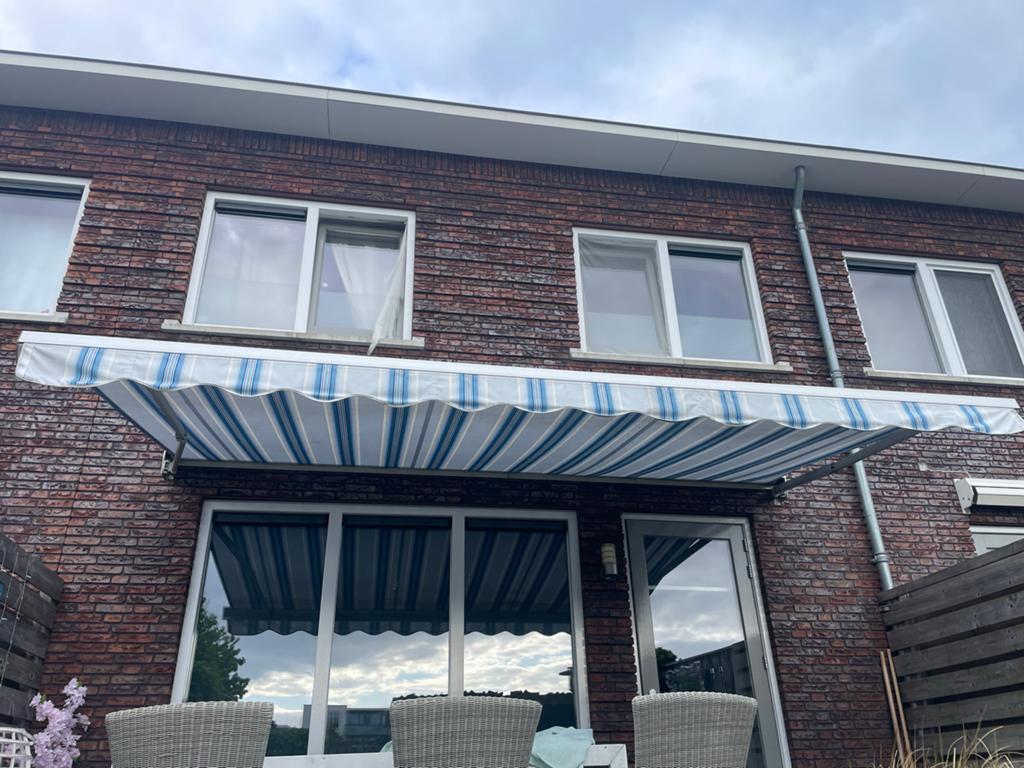 Zonnescherm te koop 450 breed, 250 diep (zelf demonteren), Tuin en Terras, Zonneschermen, Gebruikt, 450 cm of meer, Ophalen of Verzenden