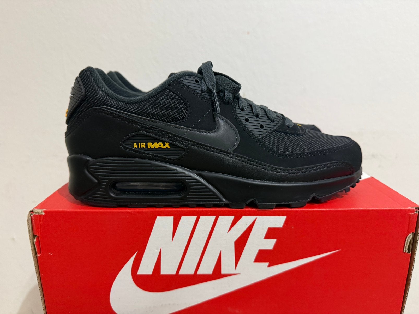 Te koop nieuwe Nike Air Max 90 maat 42, Postlaan 3, Zwart, Nieuw, Ophalen of Verzenden