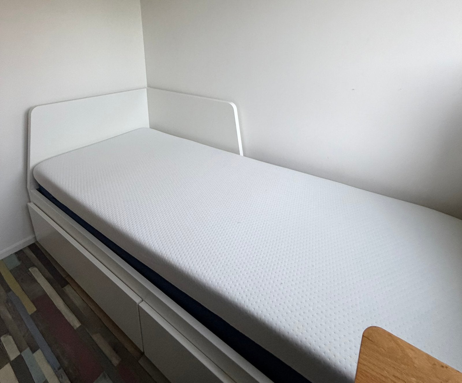 IKEA FLEKKE bedbank + Matt Sleeps matras 80x200 + lades, Huis en Inrichting, Ophalen, Eenpersoons, Wit, Zo goed als nieuw