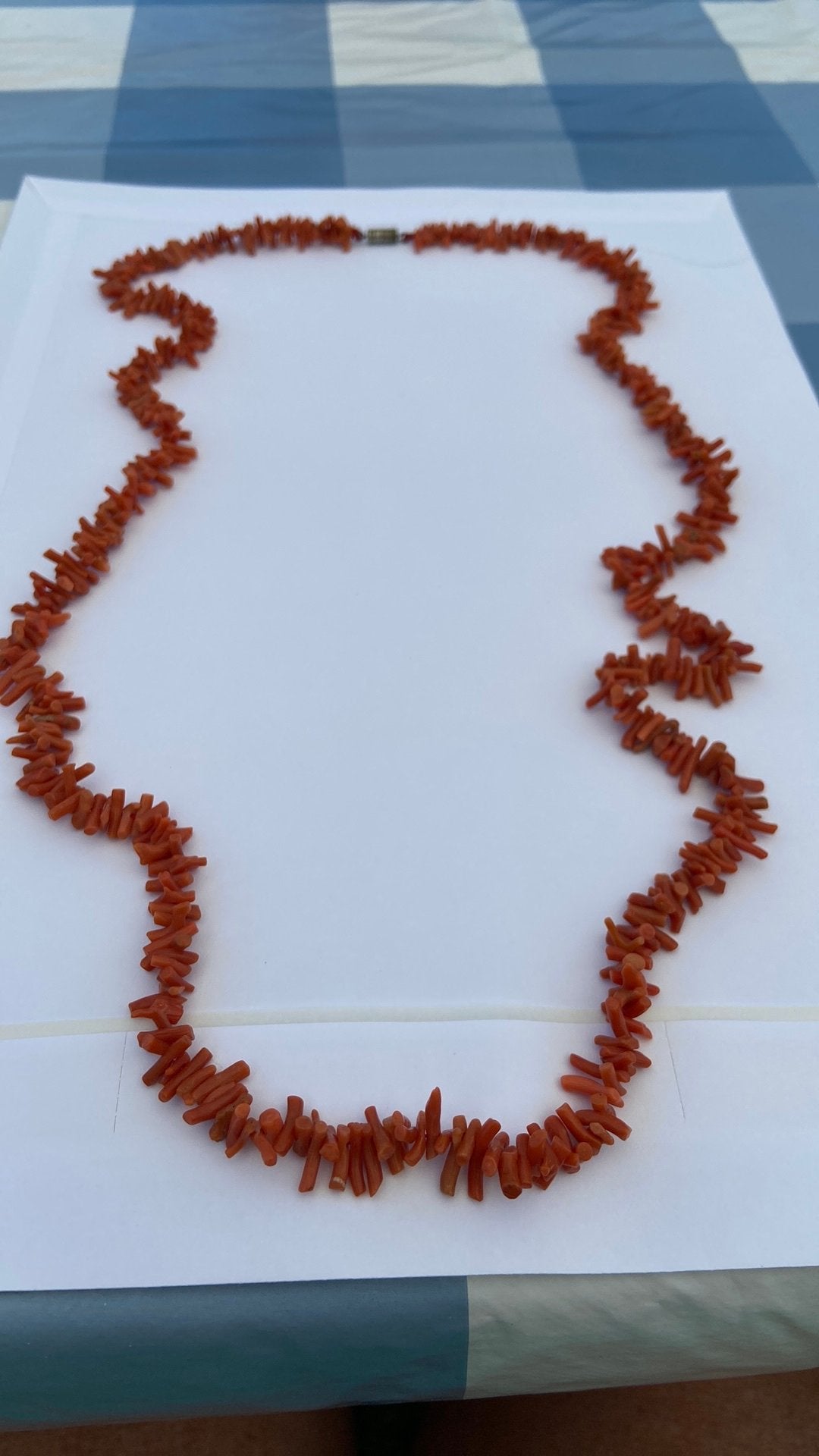 Ketting bloedkoraal oud 86 cm lang, Ophalen of Verzenden, Overige materialen, Ketting, Met edelsteen