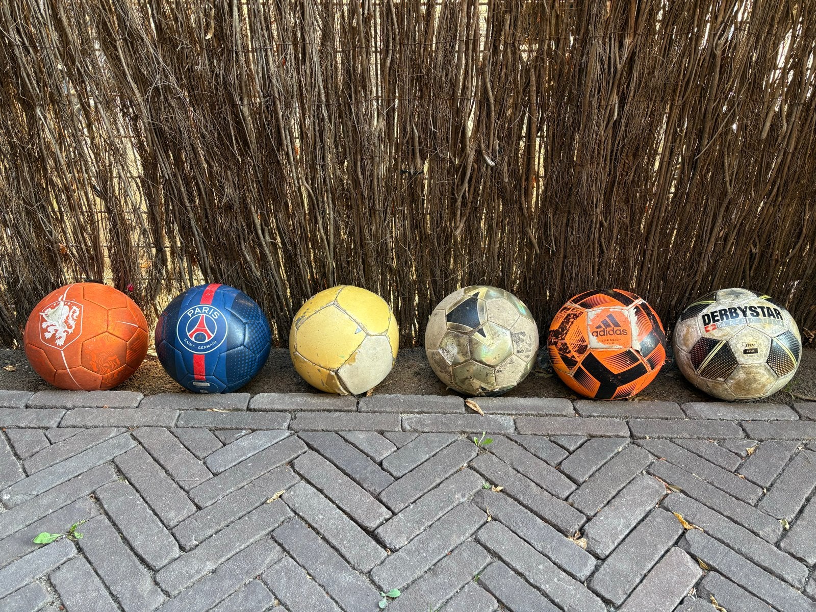 Voetballen collectie: PSG, Derbystar, Adidas, KNVB, Ophalen, Gebruikt, Bal