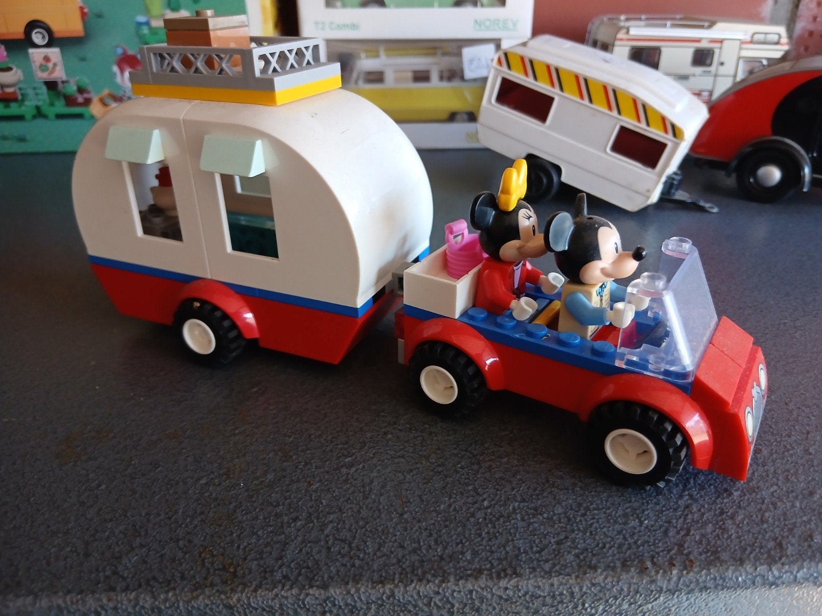 Lego  Mickey Mouse Caravan met Auto, Ophalen of Verzenden, Gebruikt, Overige merken