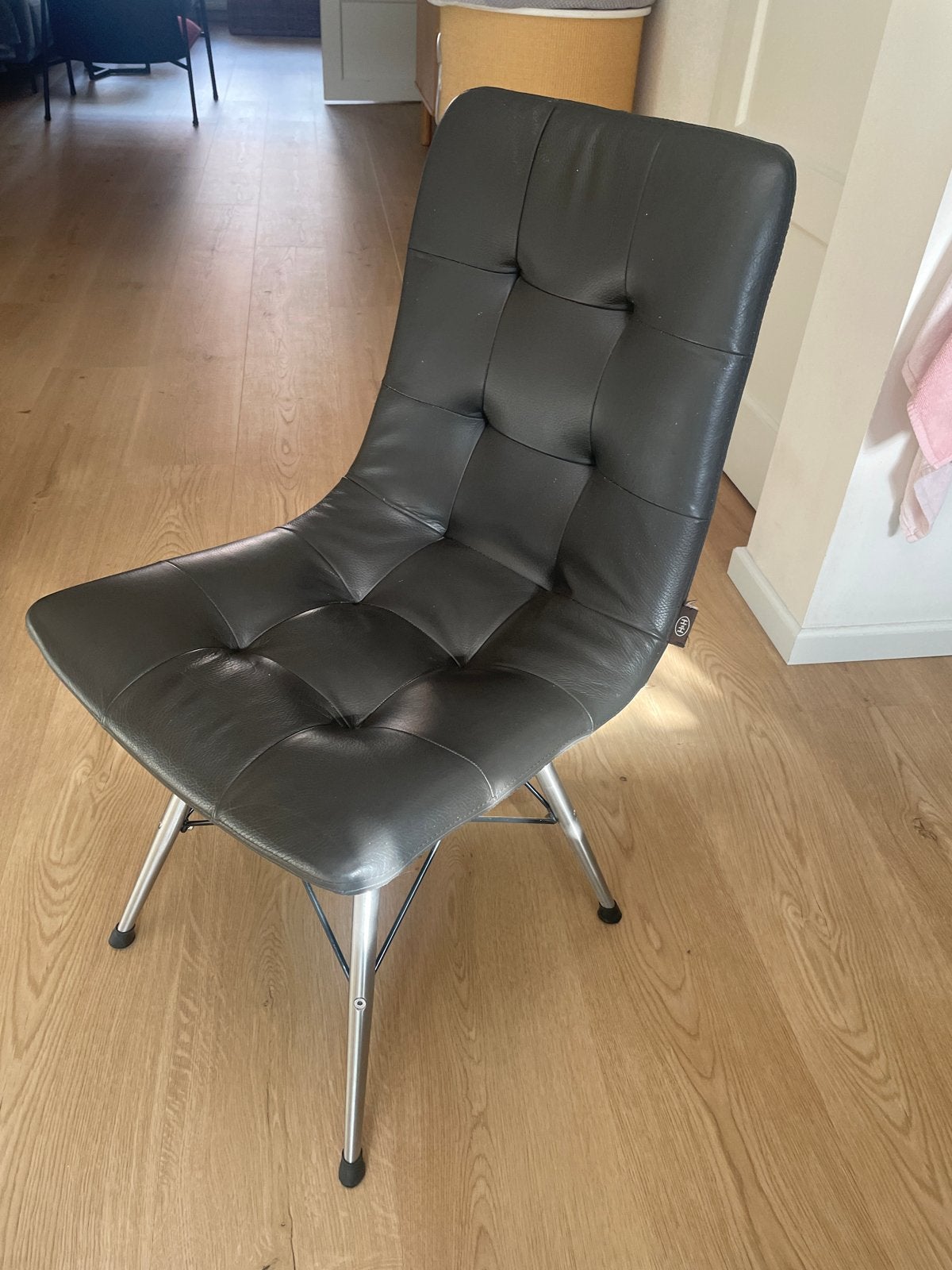 4 grijze leren eetkamerstoelen, Huis en Inrichting, Ophalen, Gebruikt, Leer, Vier