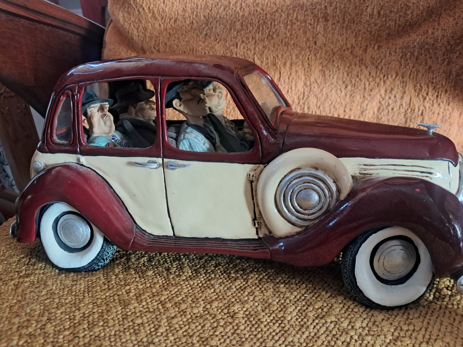 Guillermo Forchino Gangster auto, Ophalen, Groep mensen, 20 - 50 cm, Beeld