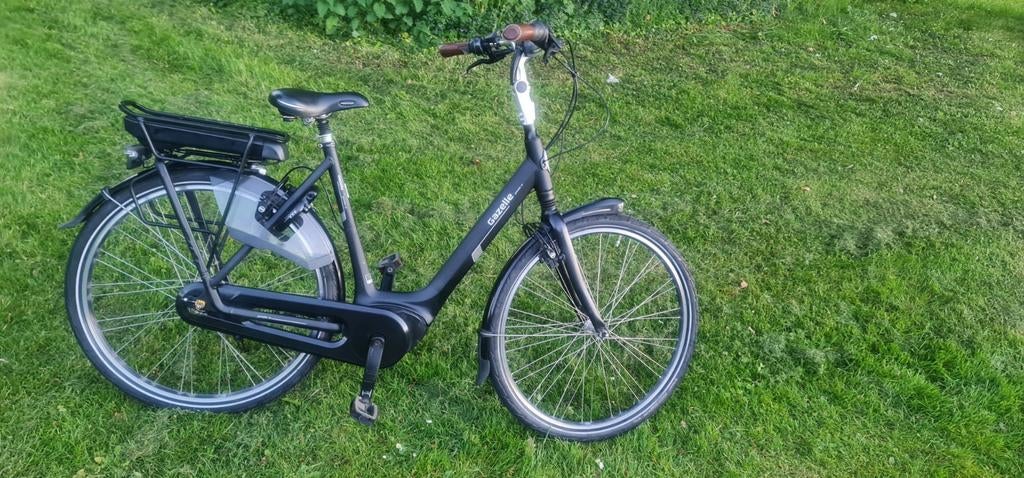 Elektrische damesfiets Gazelle C8 HMB Middenmotor Bosch plus, 55 tot 59 cm, Ophalen, Zo goed als nieuw, Gazelle