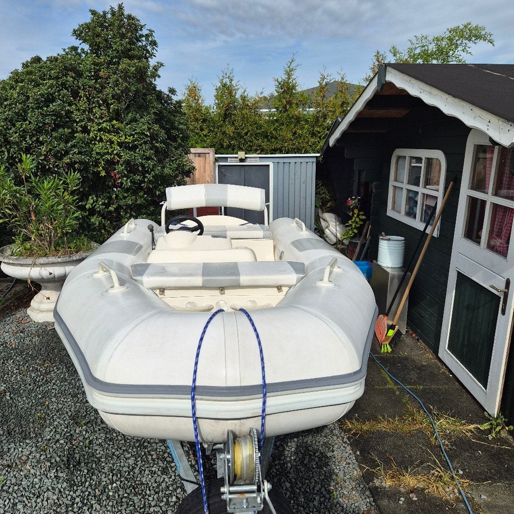Zodiac Pro 350 met binnenboordmotor, Ophalen, Gebruikt, PVC, Binnenboordmotor
