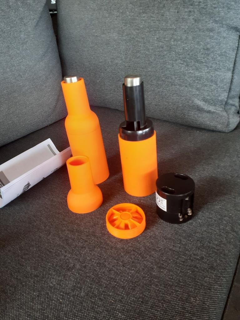 Camry Gravity Pepermolen CR4442 - Oranje (2 stuks), Overige typen, Kunststof, Ophalen of Verzenden, Zo goed als nieuw