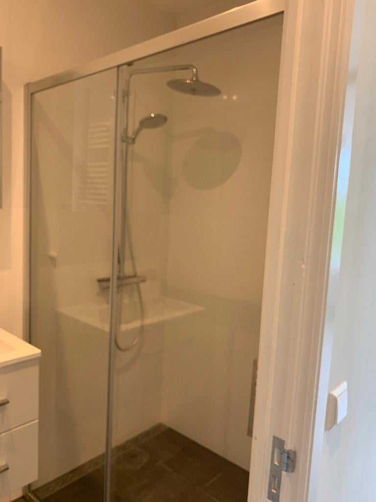 Glazen doucheafscheiding met schuifdeur, Doe-het-zelf en Verbouw, Sanitair, Zo goed als nieuw, Douche, Chroom, Ophalen
