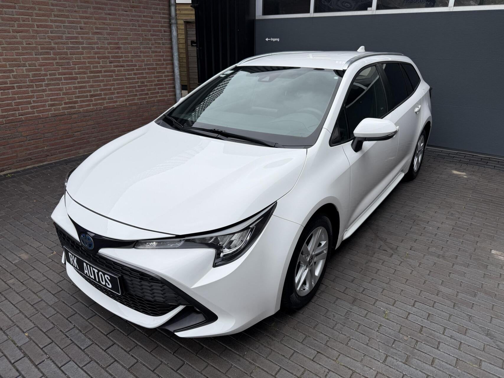 Foto 12 van Toyota Corolla Touring Sports 2.0 Hybrid Business / 184PK