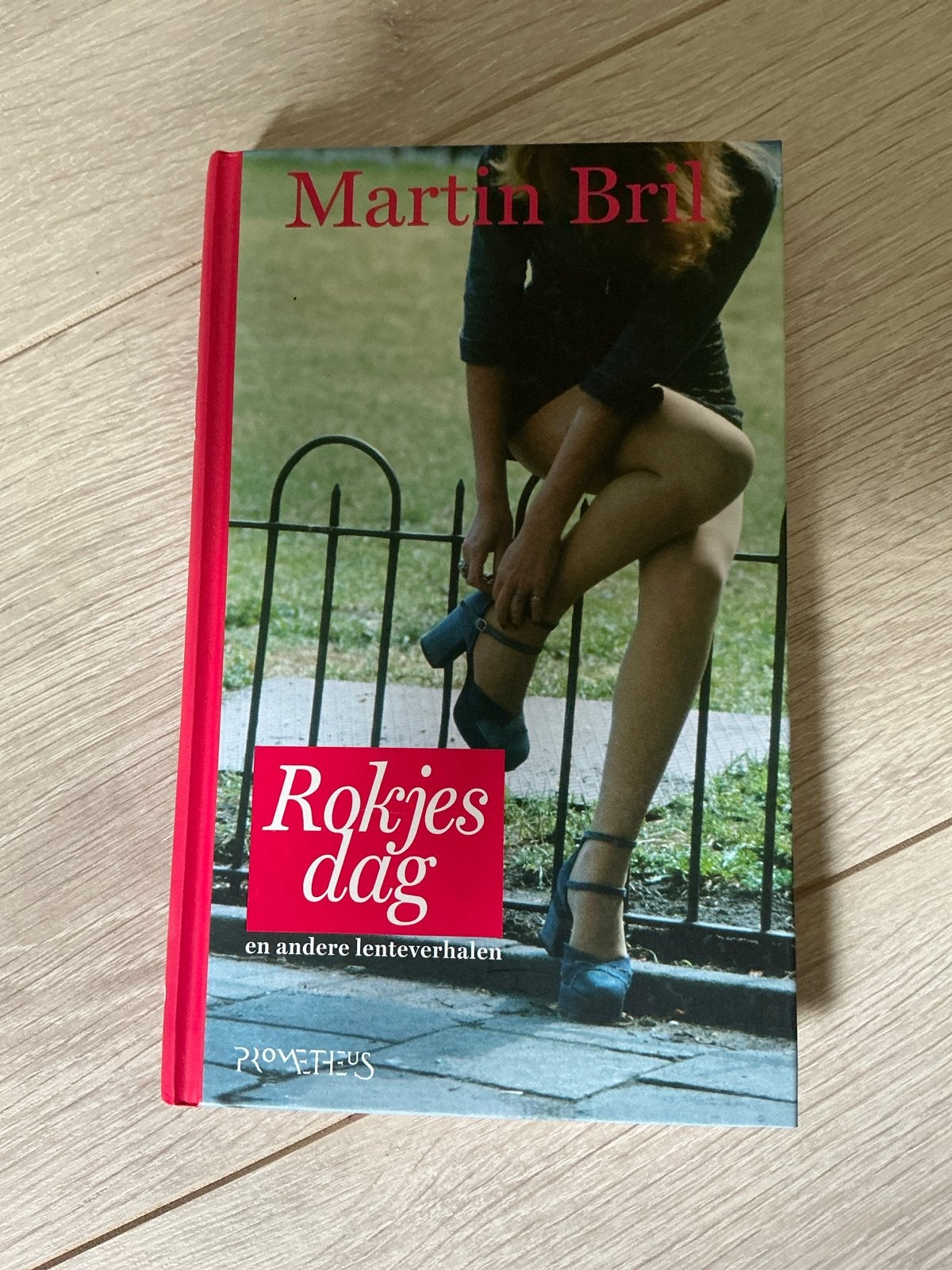 Martin Bril - Rokjesdag en andere lente verhalen, Boeken, Ophalen of Verzenden, Nieuw, Nederland