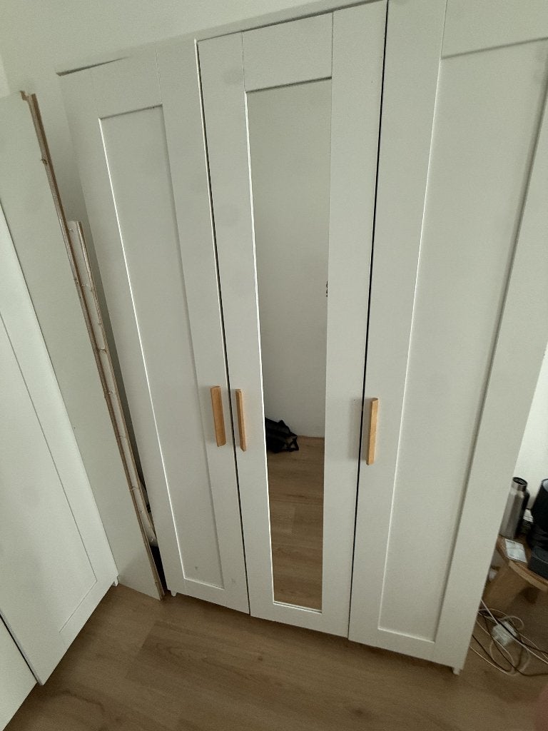 IKEA BRIMNES kledingkast 3 deuren met spiegel, wit, Ophalen, Gebruikt, 100 tot 150 cm, 150 tot 200 cm