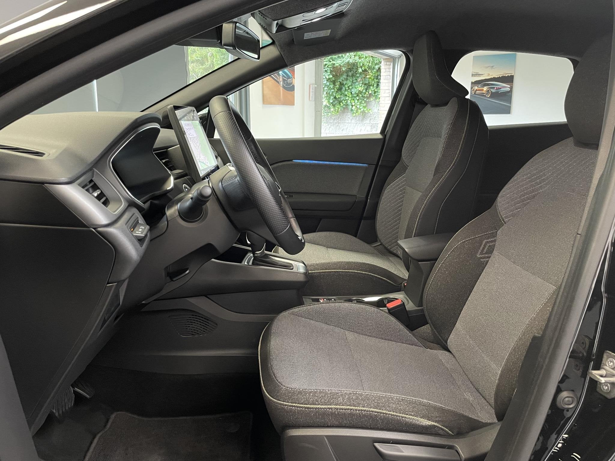 Renault Captur 1.6 E-Tech full hybrid 145 techno | 360° Cam, Auto's, 1345 kg, Gebruikt, Leder en Stof, Zwart