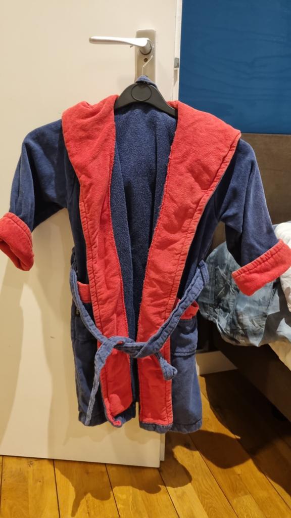 Badjas Livello Home, blauw/rood, maat 104/116, Kinderen en Baby's, Ophalen of Verzenden, Gebruikt, Livello Home, Jongen of Meisje