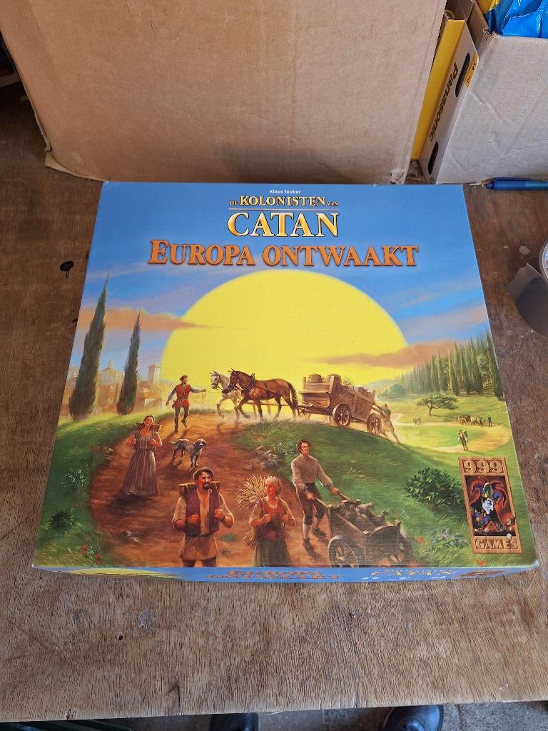 999 games bordspel Kolonisten van Catan Europa ontwaakt 2011, Ophalen of Verzenden, Zo goed als nieuw