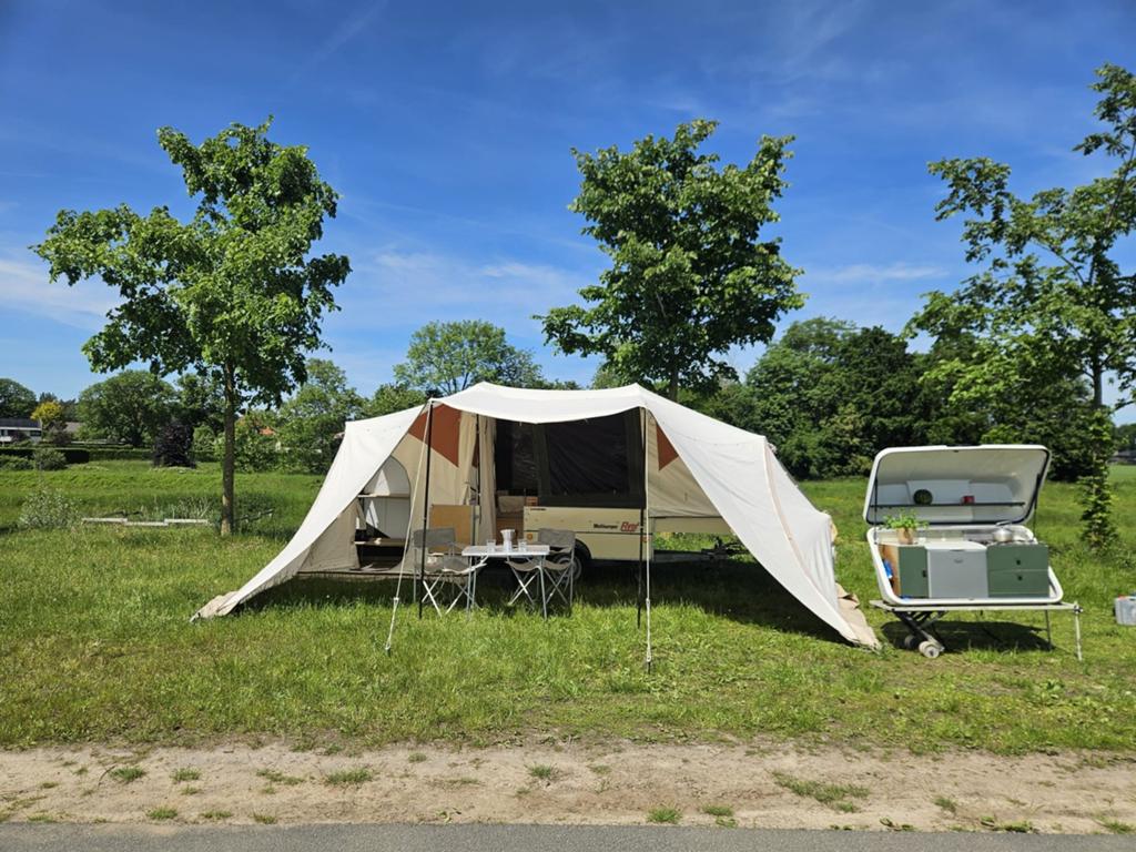 Zeer nette vouwwagen: Holtkamper flyer expedition 2002, Caravans en Kamperen, Ophalen, Beige, Aanwezig, Holtkamper