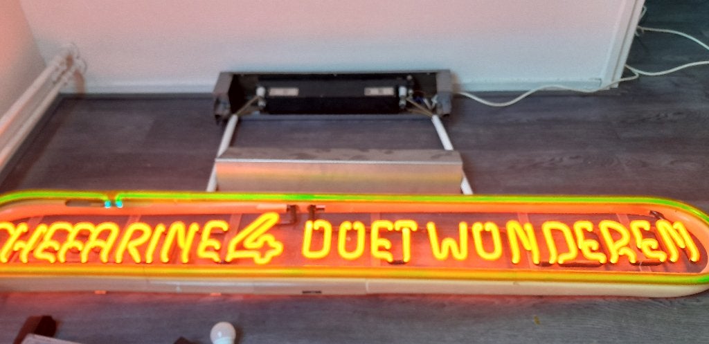 Neon sign geferine 4, Ophalen, Gebruikt, Lichtbak of (neon) lamp
