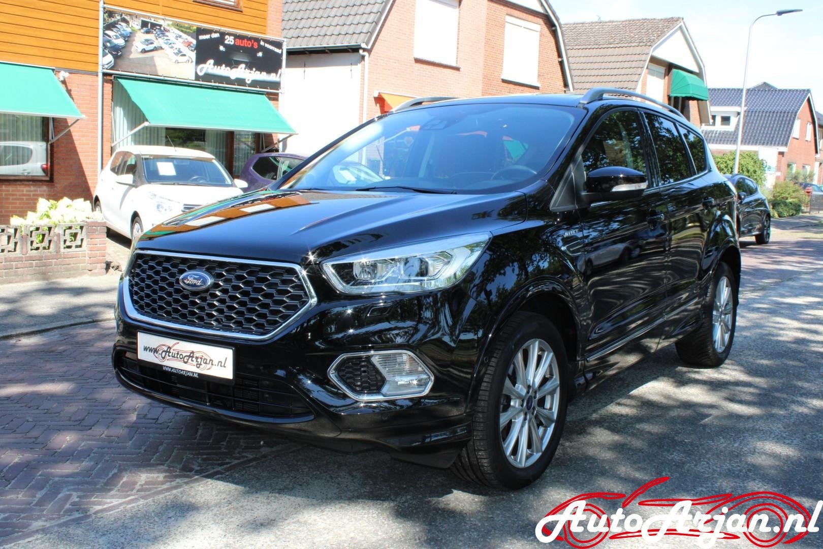 Ford Kuga 1.5 EcoBoost Vignale Trekhaak, zeer vol opties!, Auto's, Voorwielaandrijving, Euro 6, 4 cilinders, Zwart