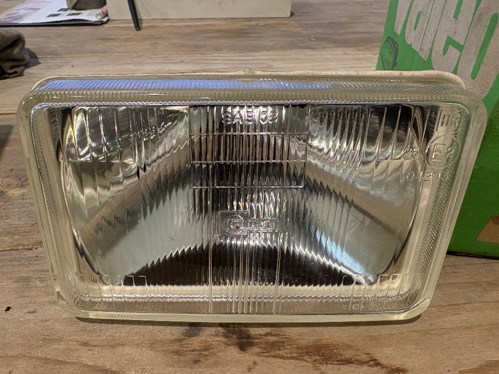 lamp Mazda 929, Laurel, Sapporo, Corona, AstonMartinLagonda, Ophalen of Verzenden, Nieuw, Toyota