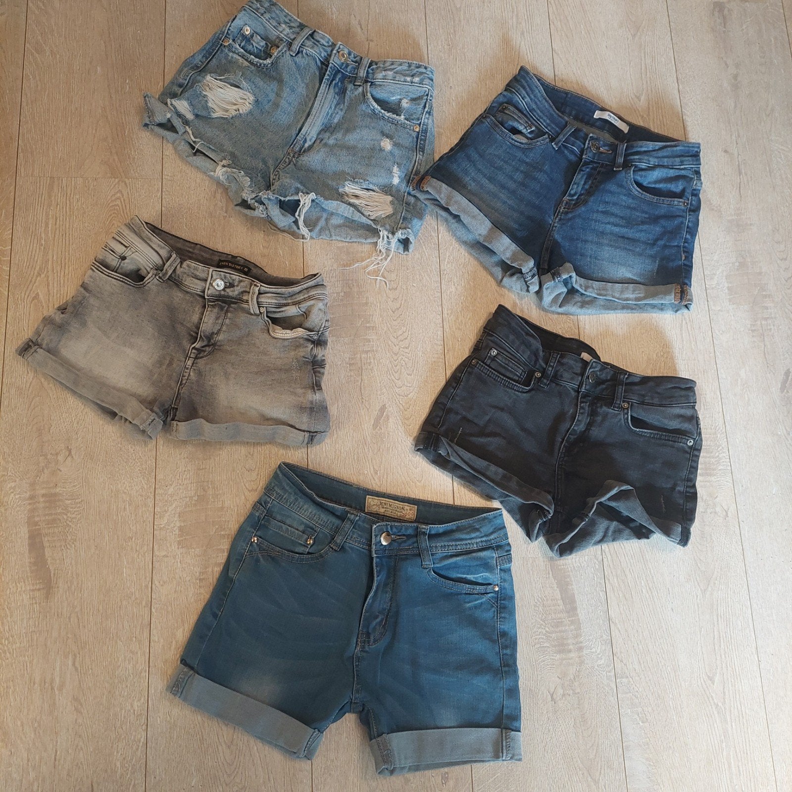 Zomerpakket korte spijkerbroekjes draagmaat xs 170/176, Ophalen, Zo goed als nieuw, Meisje, Broek