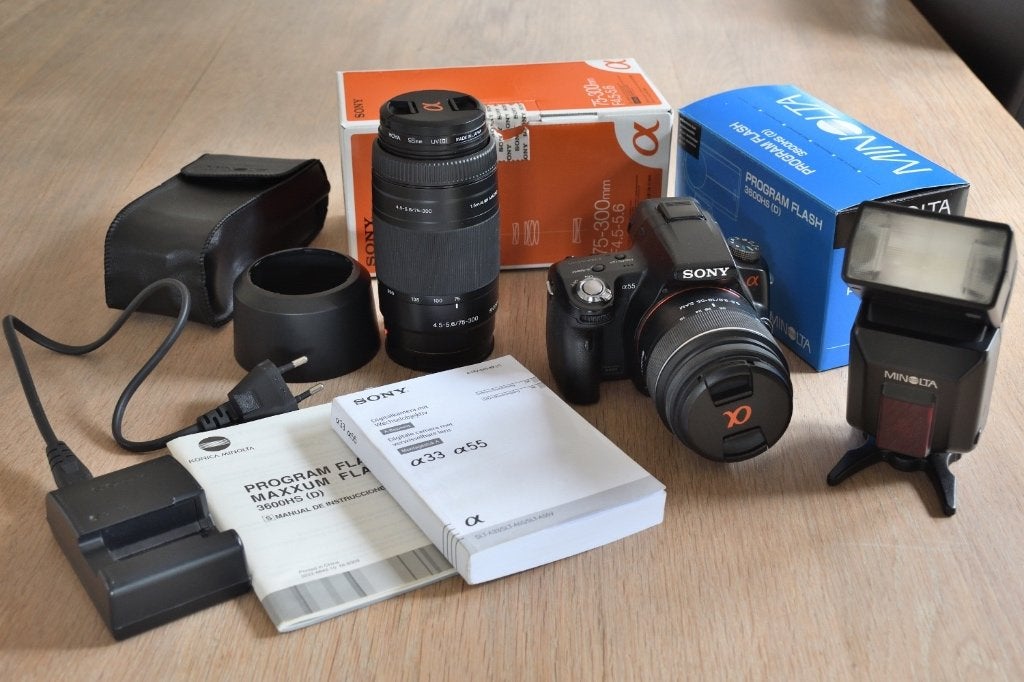 Sony Alpha 55 + 18-55mm en 75-300mm lenzen + 3600HS flitser, Gebruikt, Spiegelreflex, Ophalen of Verzenden, Sony