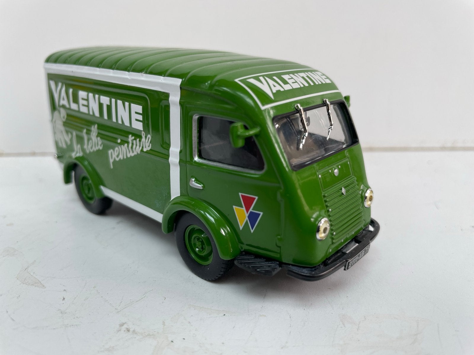 Renault 1000kg "Valentine la belle peinture" modelauto, Ophalen of Verzenden, Zo goed als nieuw