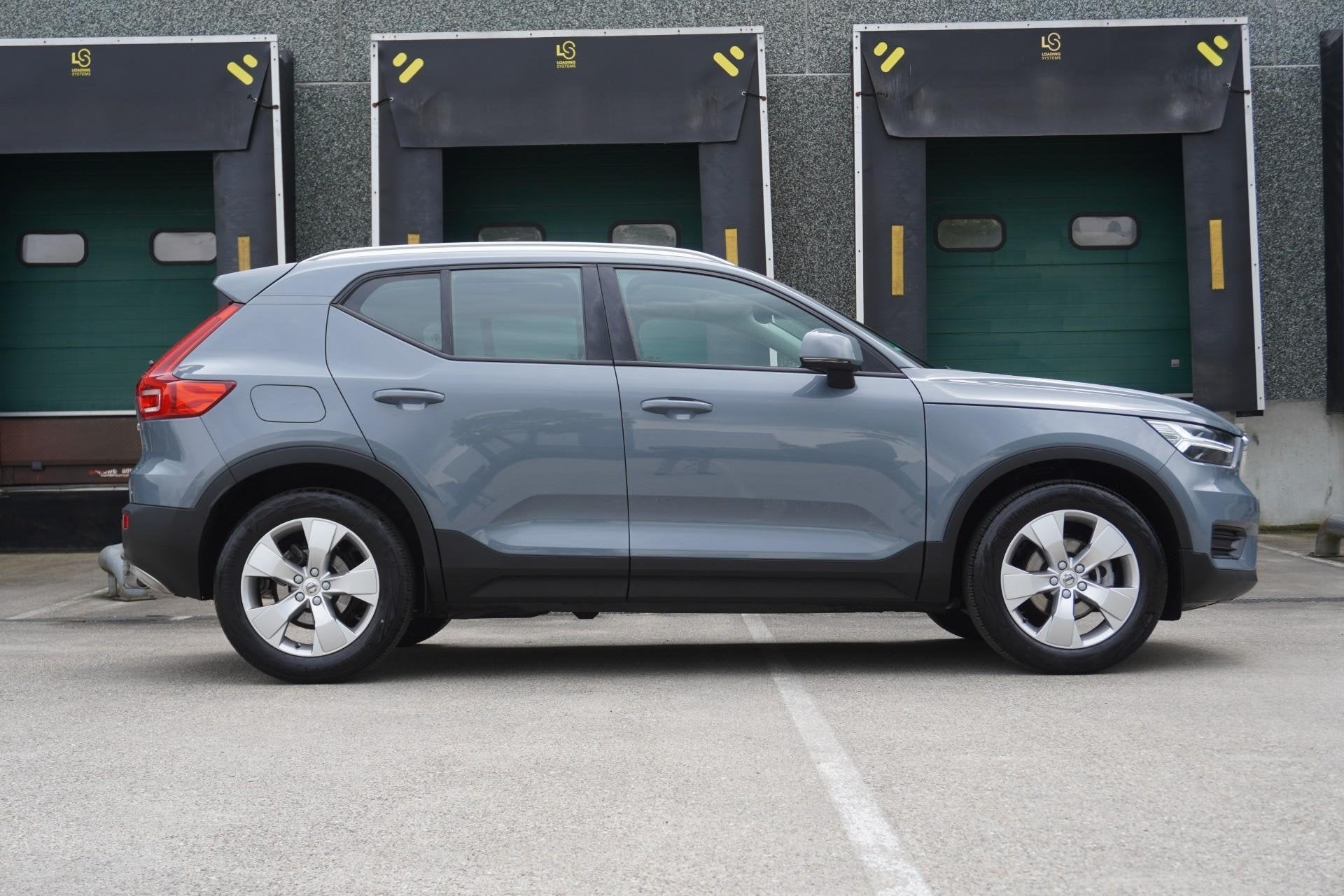 Volvo XC40 1.5 T2 129pk AUT Momentum | Trekhaak | Stuur/Stoe, 12 maanden, Gebruikt, Euro 6, Origineel Nederlands