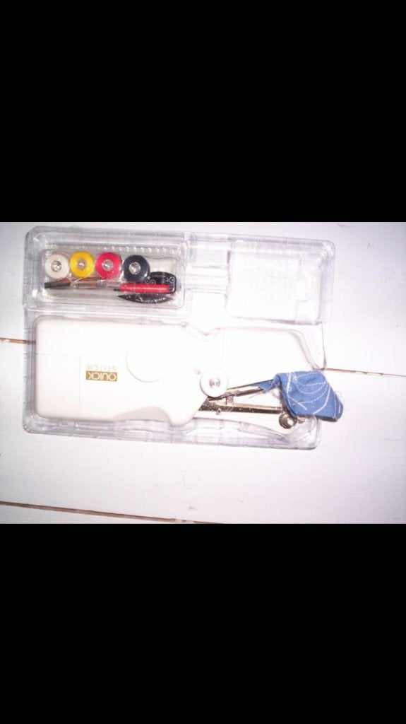 REISNAAIMACHINE, nieuw inclusief nieuwe batterijen., Ophalen of Verzenden, Nieuw