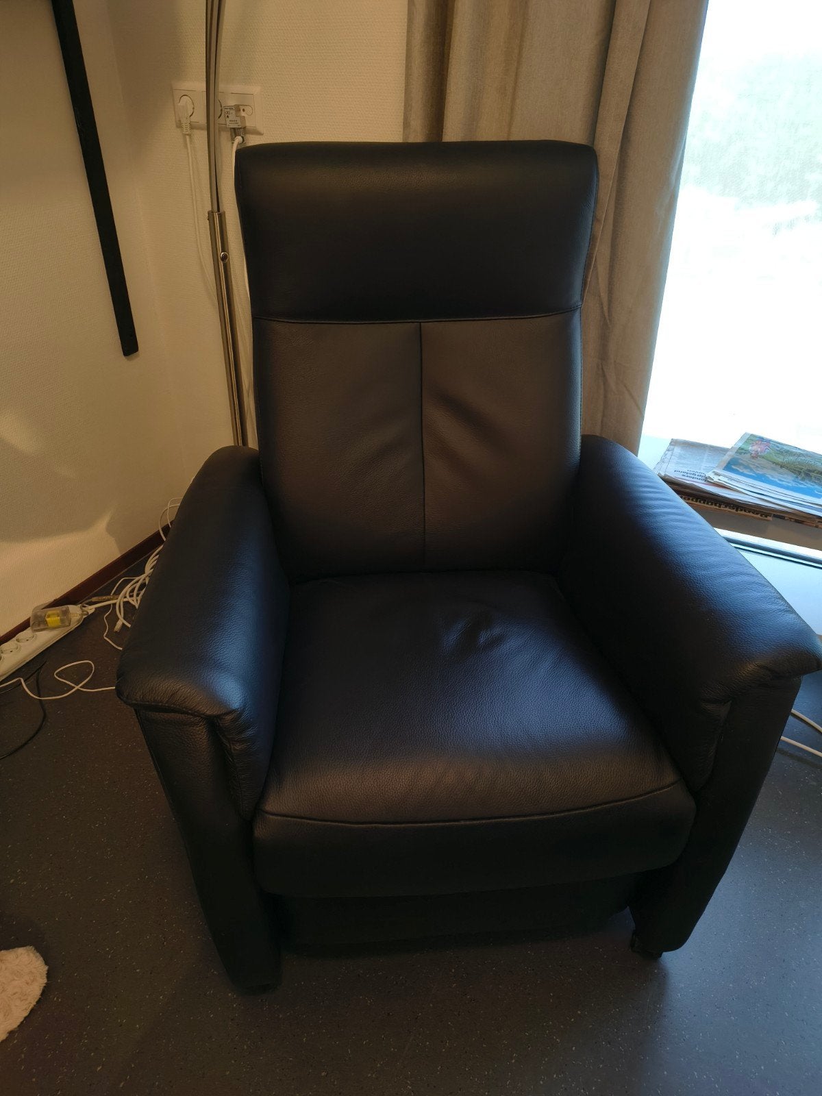 Lederen stoel profijt meubel, Huis en Inrichting, Stoelen, Ophalen, Zo goed als nieuw, Bruin, Eén