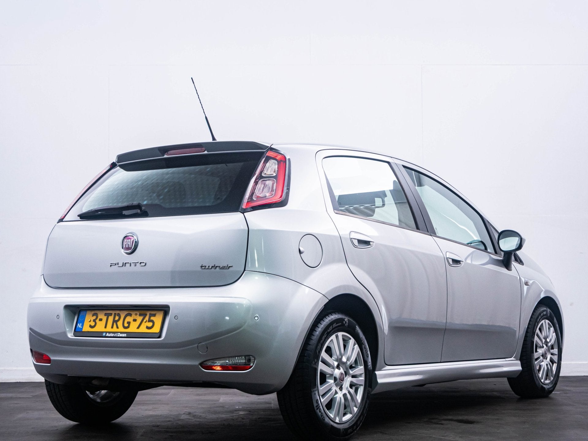 Fiat Punto Evo 0.9 TwinAir Racing PDC|Airco|Cruise|NL-Auto!, Auto's, Fiat, Dealer onderhouden, Gebruikt, Euro 6, Bluetooth