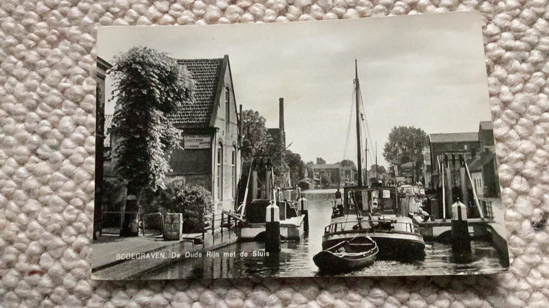 Ansichtkaart Bodegraven De Oude Rijn met de Sluis. 987, Ophalen of Verzenden, 1940 tot 1960, Gelopen, Zuid-Holland