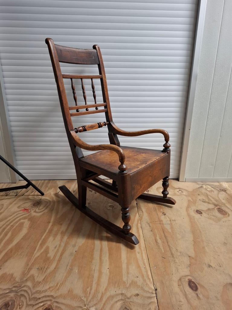 Schommel stoel, Antiek en Kunst, Antiek | Meubels | Stoelen en Banken, Ophalen