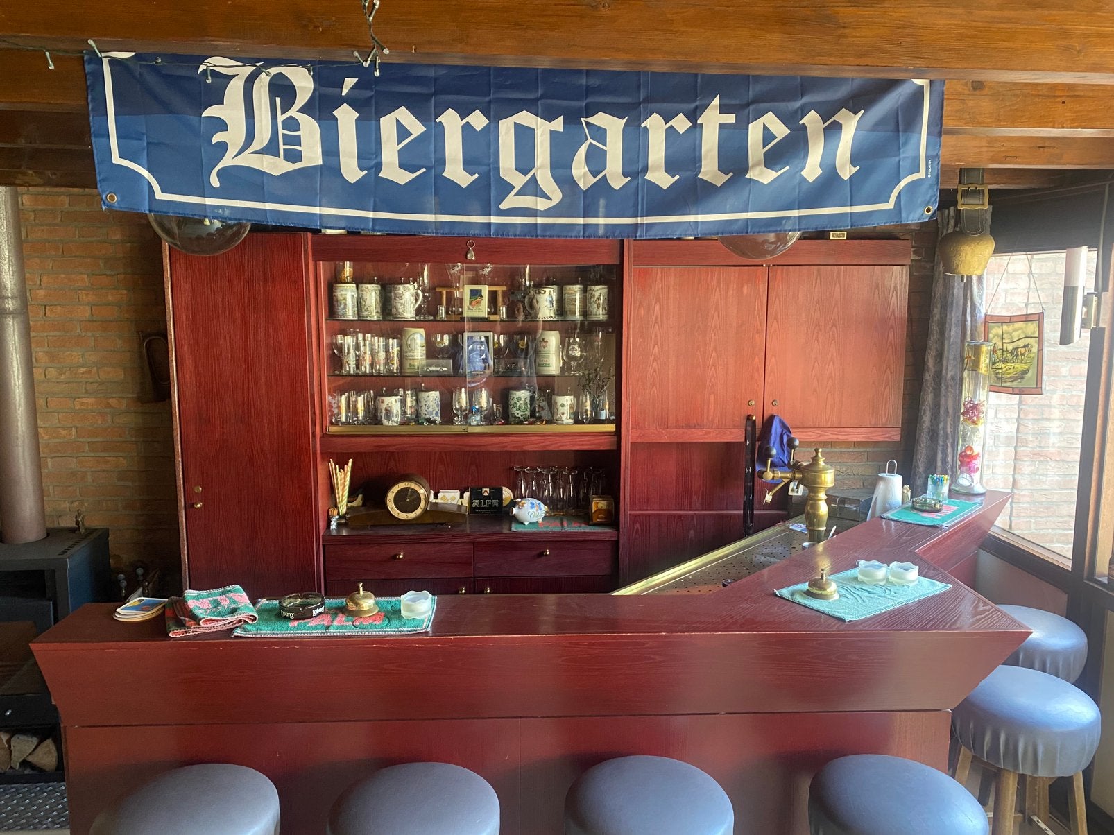 Complete Bar incl. Tapinstallatie, Ophalen, Gebruikt, Inclusief barstoelen