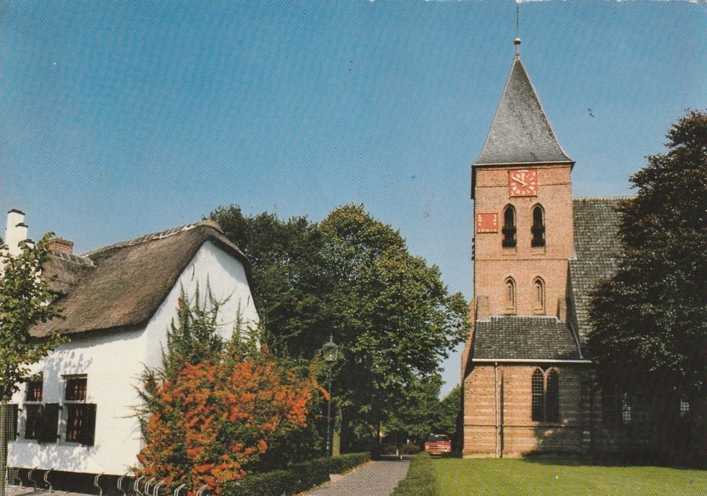 VLEUTEN Ned. Herv. Kerk met Broederschapshuisje en Opel, Verzenden, 1980 tot heden, Gelopen, Utrecht